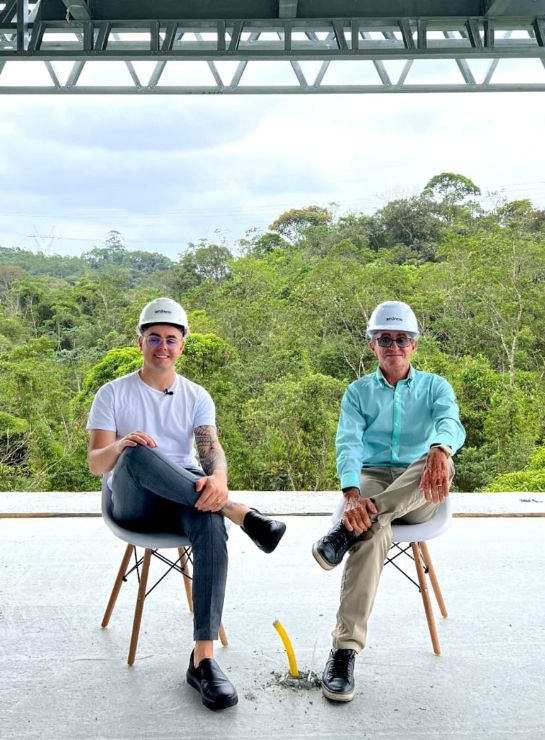 Equipe Amâncio Construtora em obra com estrutura Light Steel Framing
